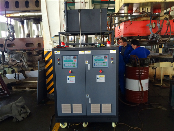 一臺(tái)模溫機(jī)可以控制多臺(tái)設(shè)備的溫度嗎？多機(jī)一體模溫機(jī)幫你解決