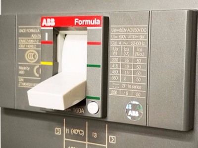 模溫機(jī)空氣開關(guān)型號(hào)怎么選？「歐能機(jī)械」優(yōu)選ABB進(jìn)口品牌元件