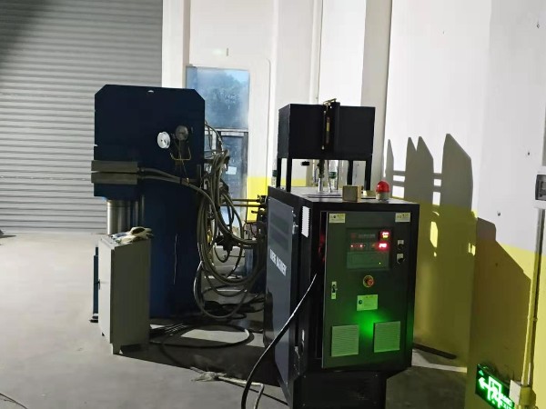 模溫機的壓力可以調節的么？歐能壓力可控模溫機