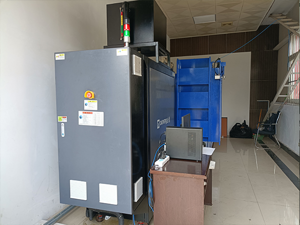 覆銅板專用模溫機(jī)精準(zhǔn)控溫，易于操作