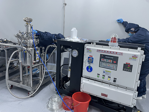 涂布膠反應(yīng)釜控溫防爆水式模溫機(jī)