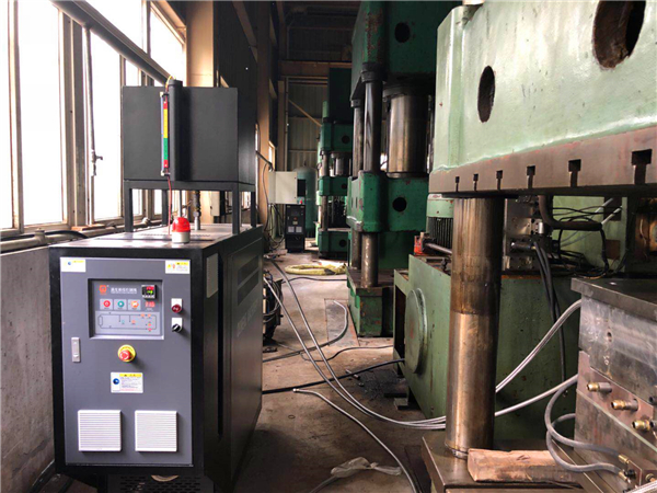 模具溫度不均勻怎么解決？模溫機了解一下！